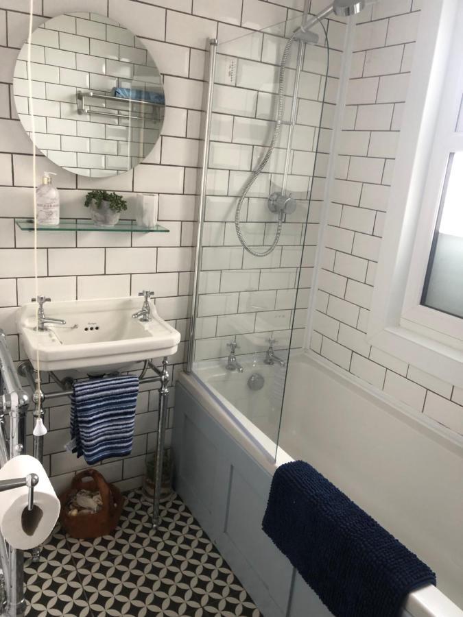Granby House Holiday Apartments, Apartment 2, In The Old Town, Free On Street Parking Included 스카버러 외부 사진