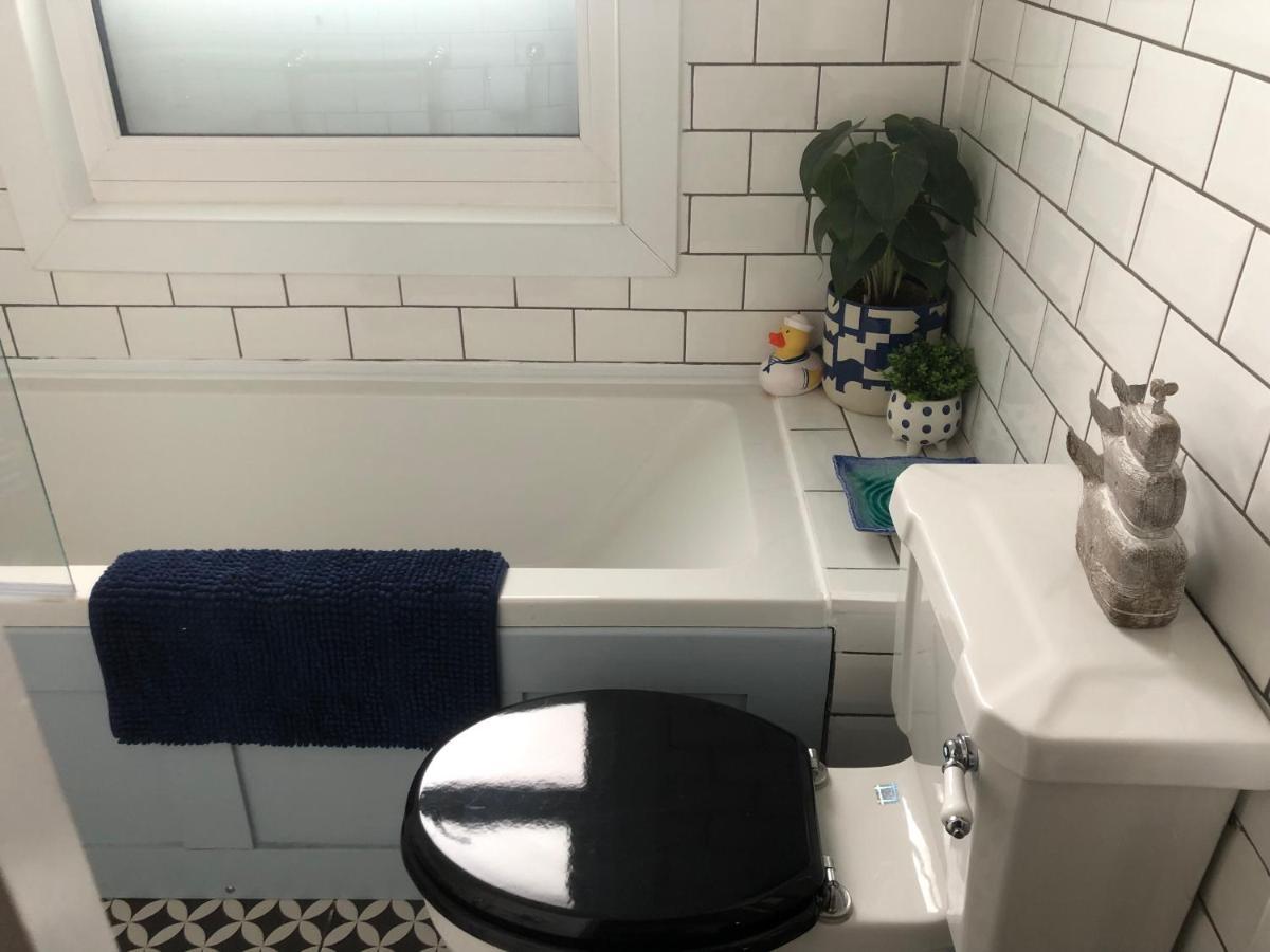 Granby House Holiday Apartments, Apartment 2, In The Old Town, Free On Street Parking Included 스카버러 외부 사진