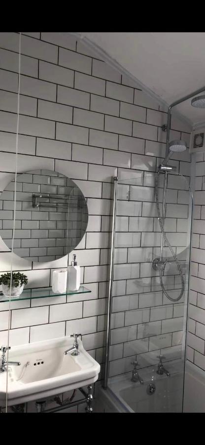 Granby House Holiday Apartments, Apartment 2, In The Old Town, Free On Street Parking Included 스카버러 외부 사진